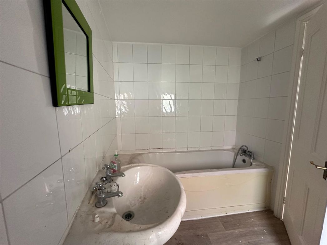 Property image 7 of 19