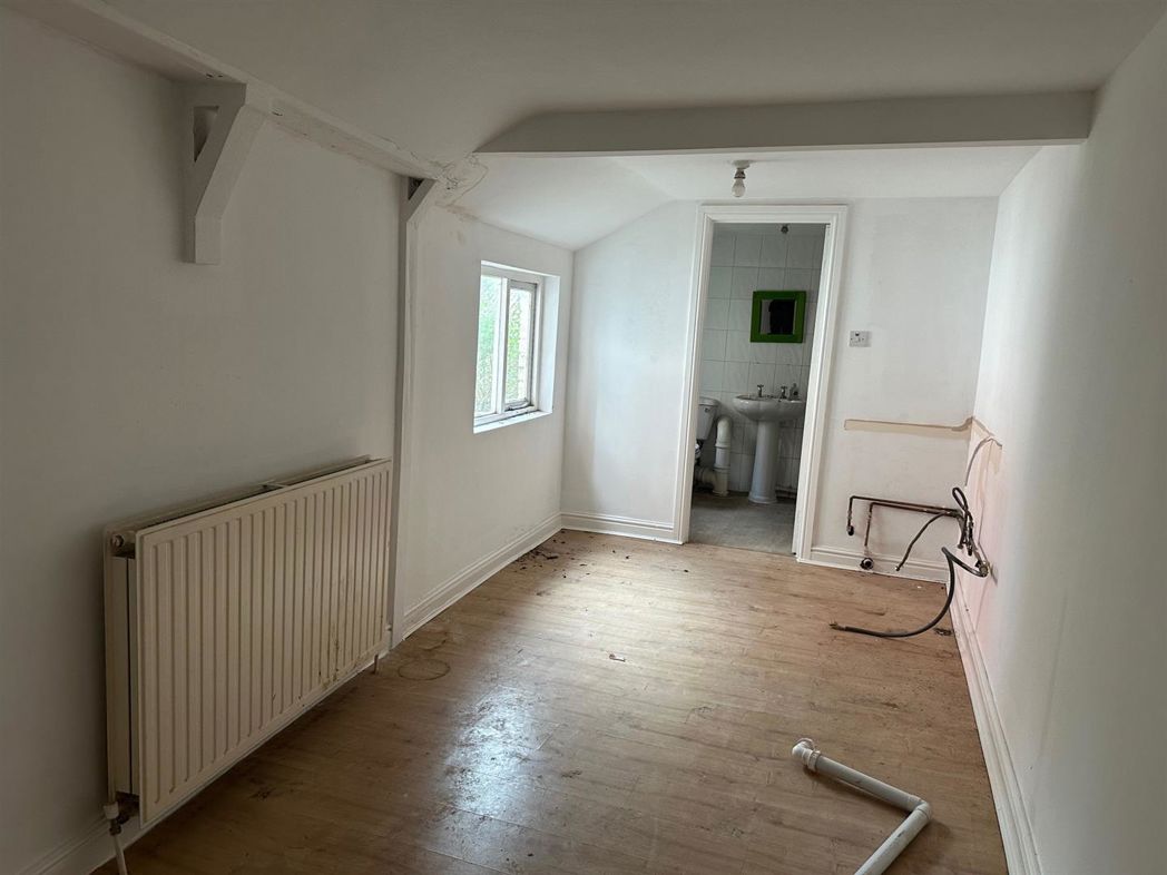 Property image 9 of 19