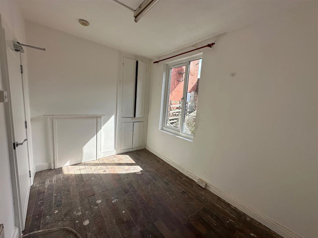 Property image 10 of 19