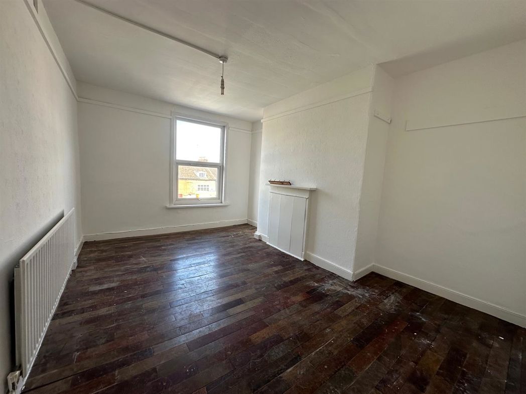 Property image 11 of 19