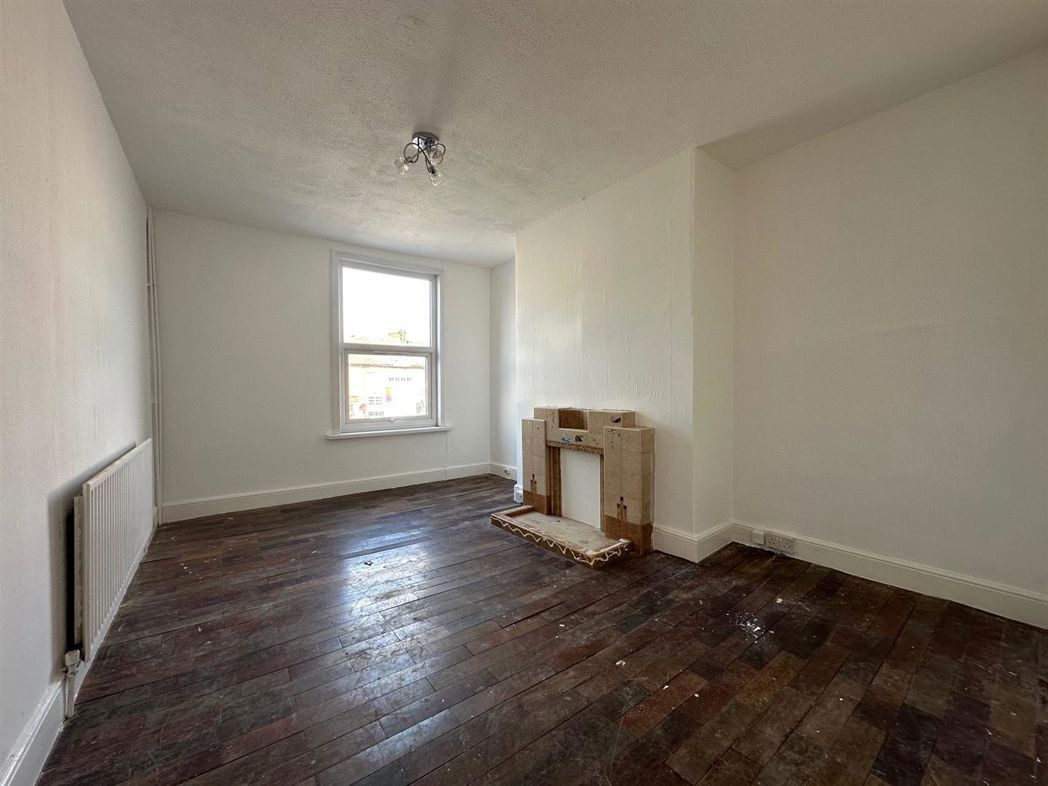 Property image 12 of 19