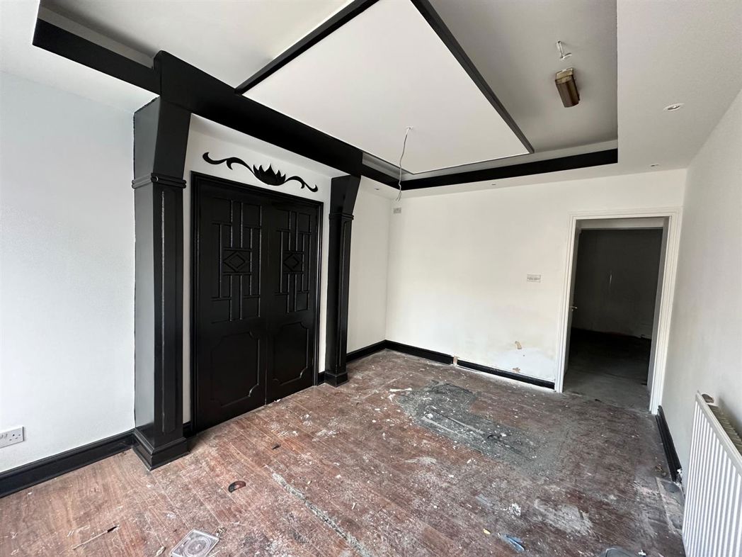 Property image 2 of 19