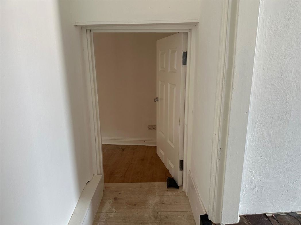 Property image 13 of 19