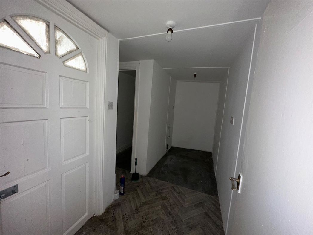 Property image 16 of 19
