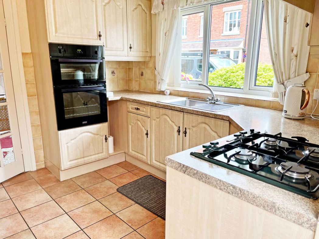 Property image 3 of 18