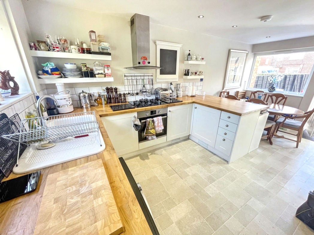 Property image 3 of 9