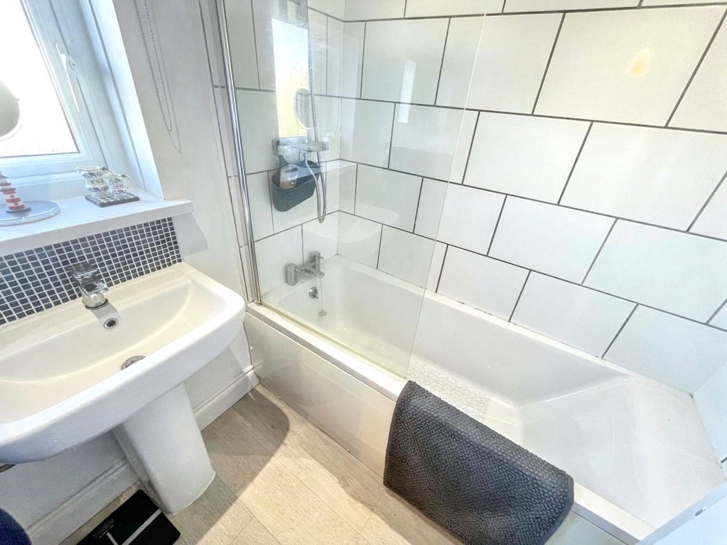Property image 11 of 11