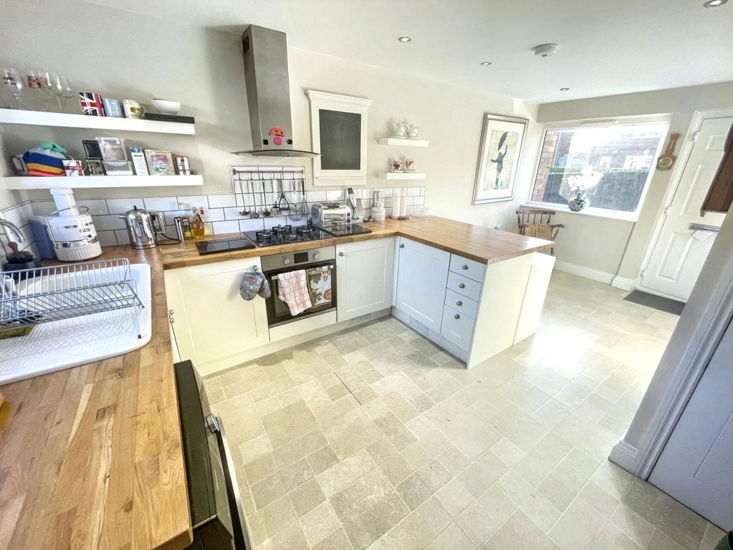 Property image 3 of 11