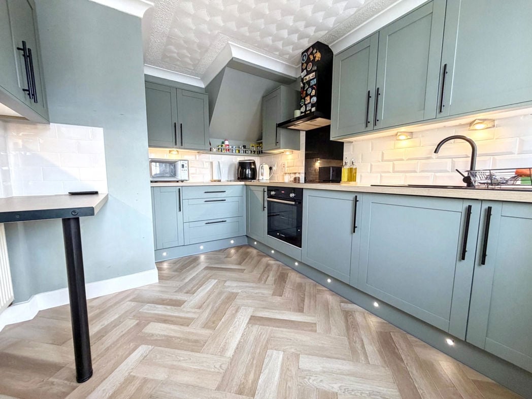 Property image 11 of 21