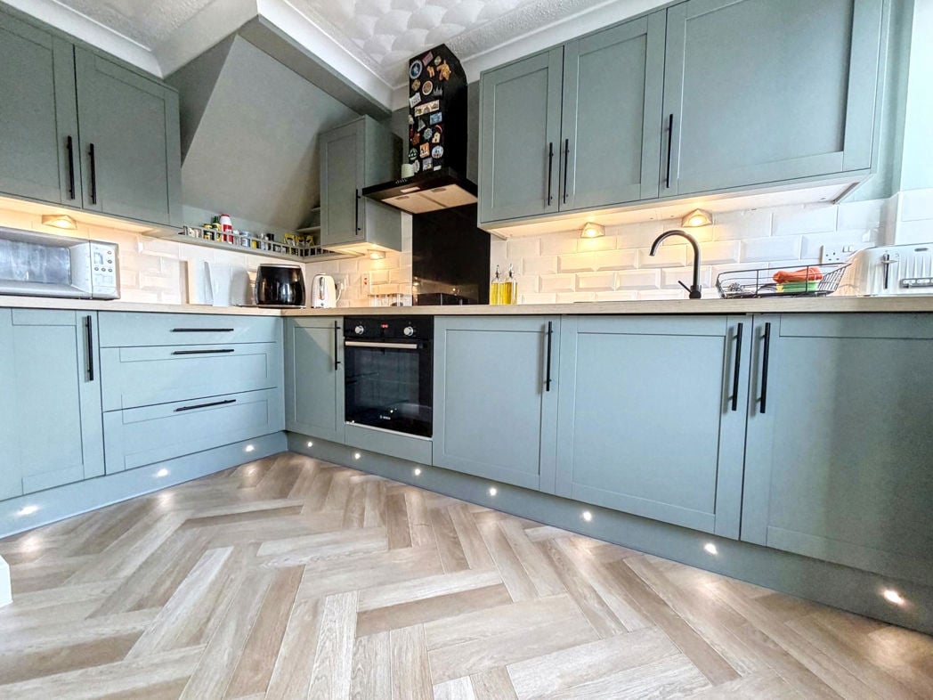 Property image 2 of 21