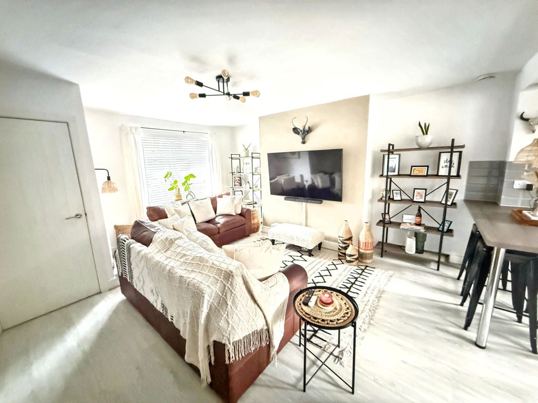 Property image 4 of 11