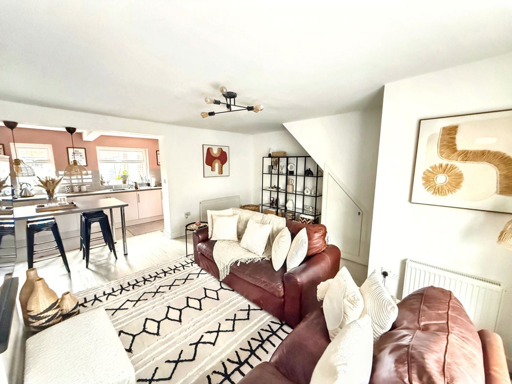 Property image 2 of 11