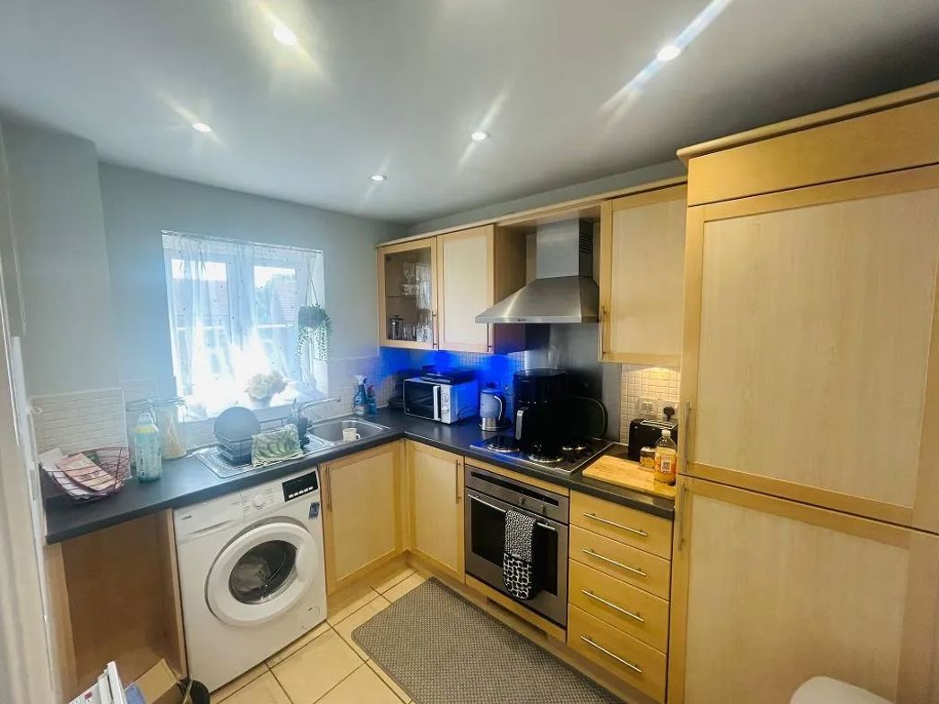 Property image 2 of 8