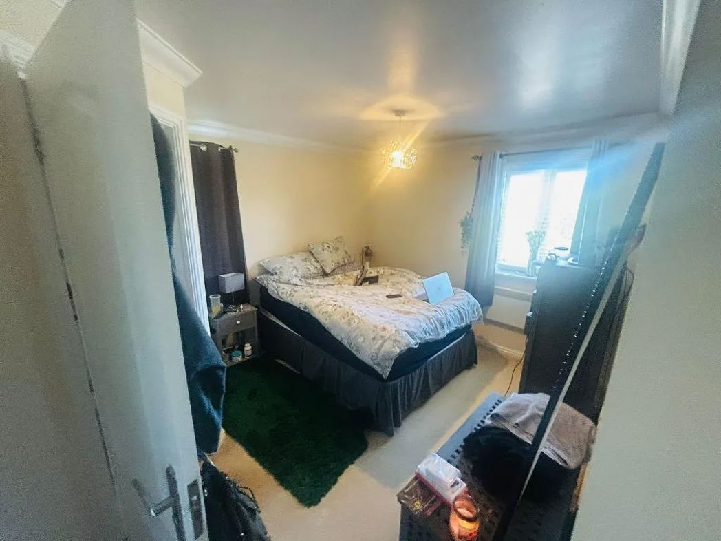 Property image 5 of 8