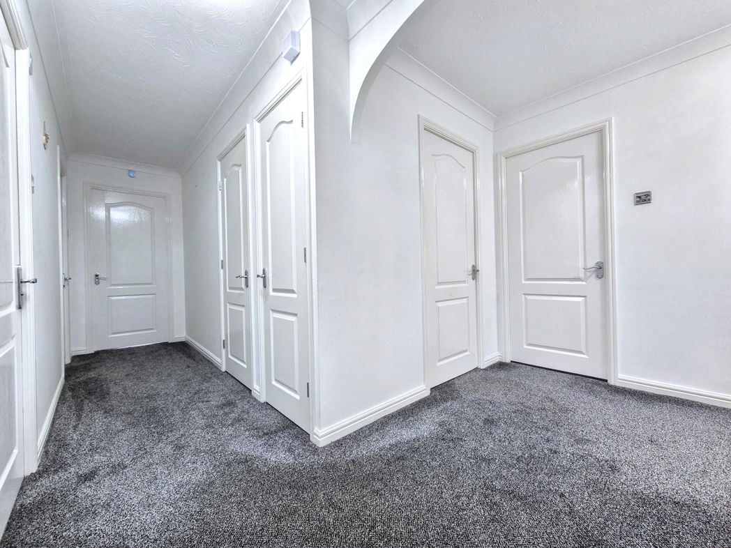Property image 6 of 42