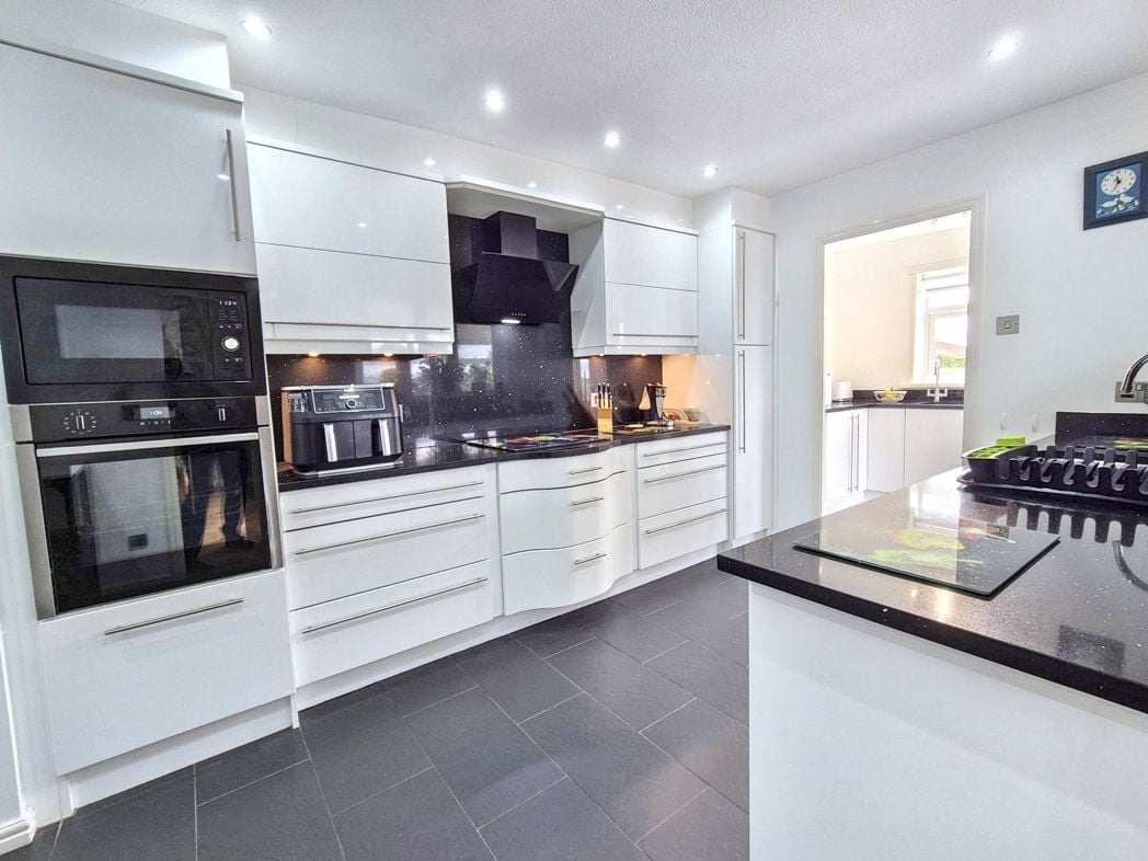 Property image 14 of 42