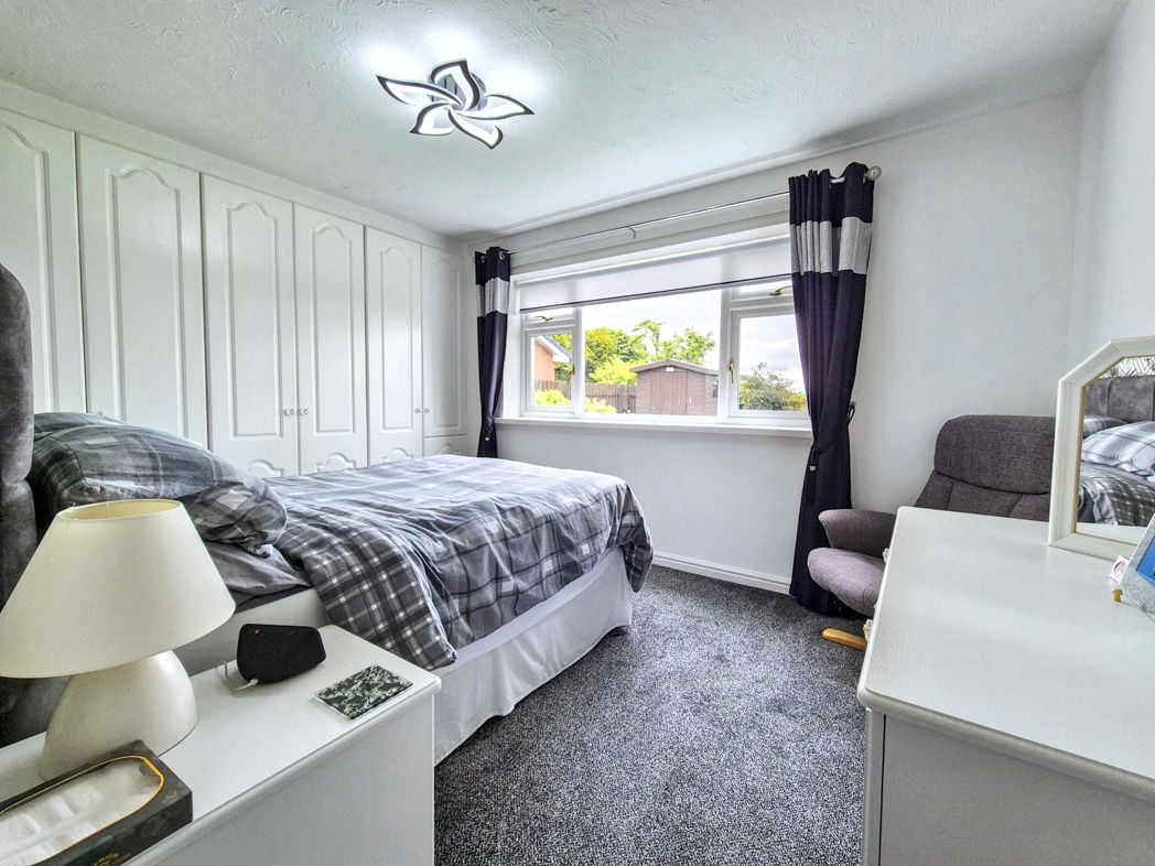 Property image 27 of 42