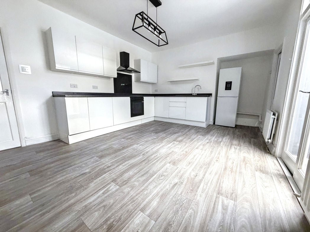 Property image 3 of 20