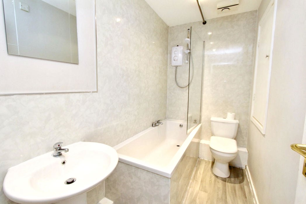 Property image 7 of 9