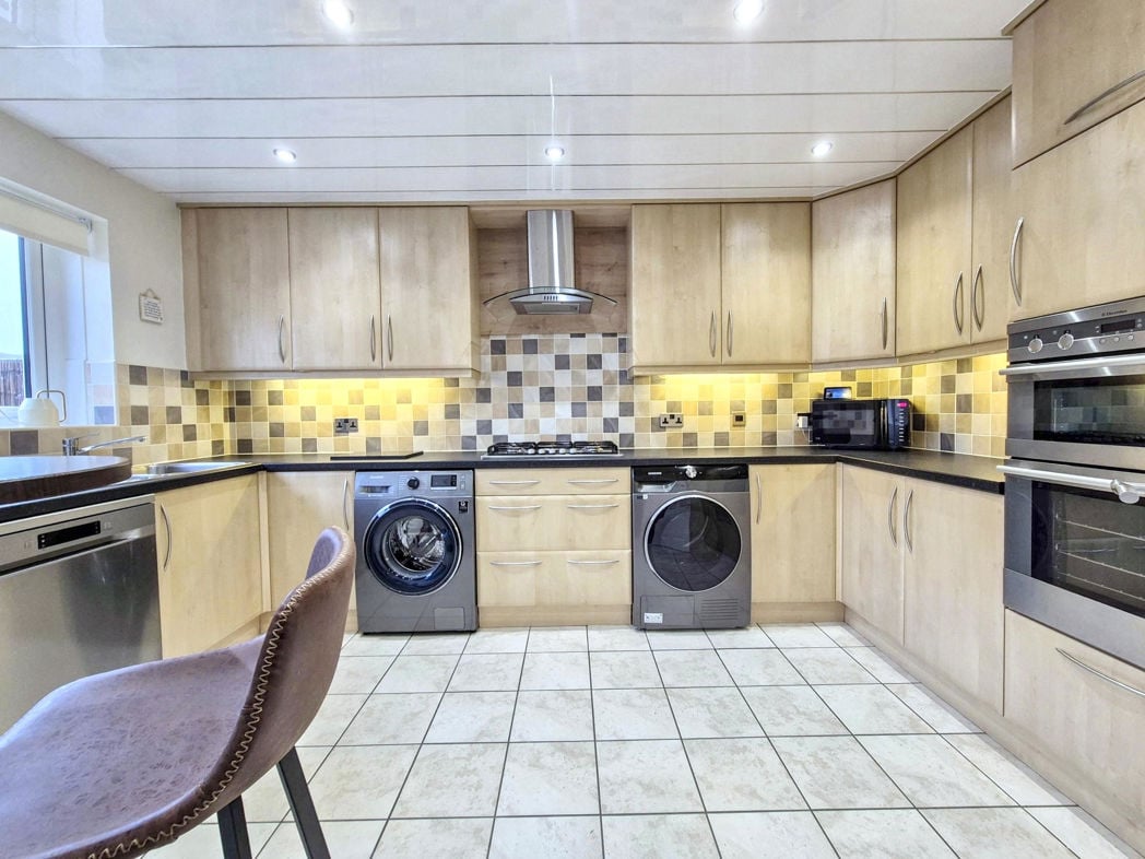Property image 12 of 34