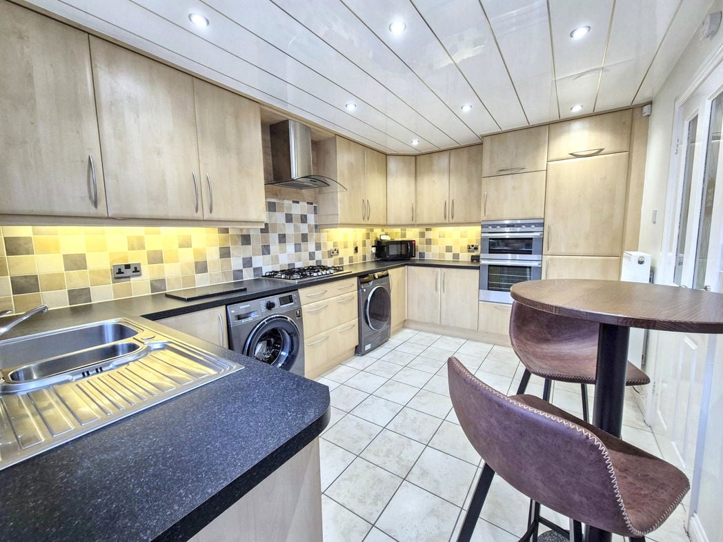 Property image 13 of 34