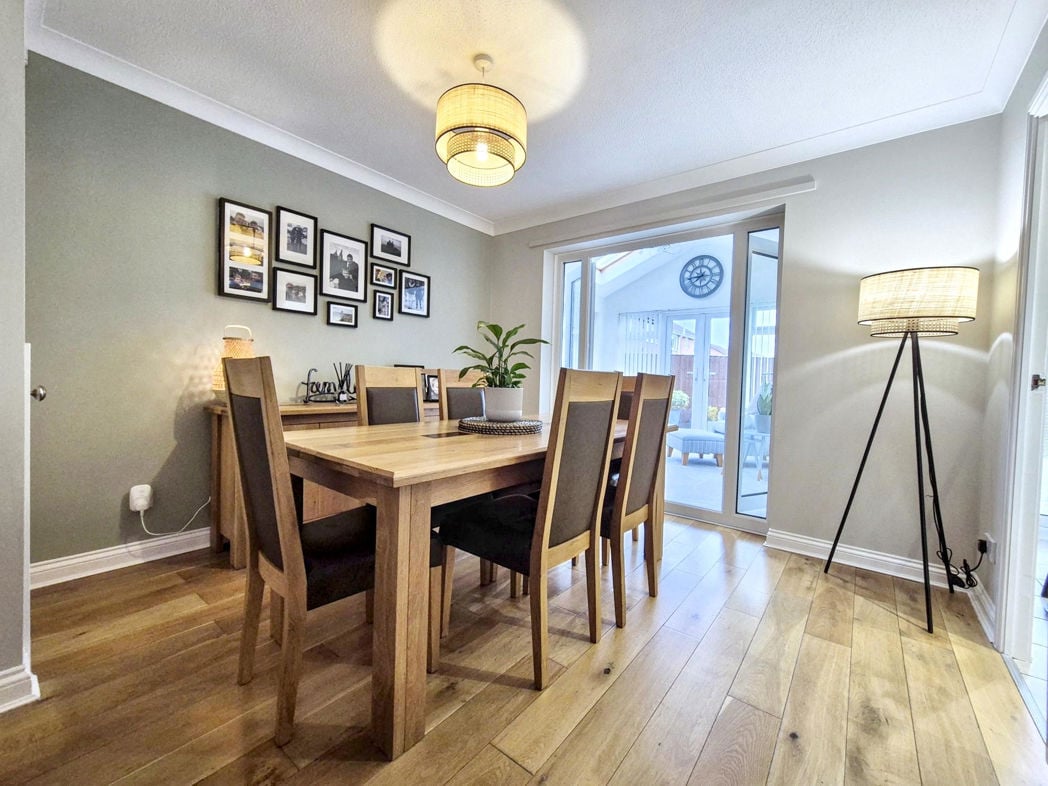 Property image 11 of 34