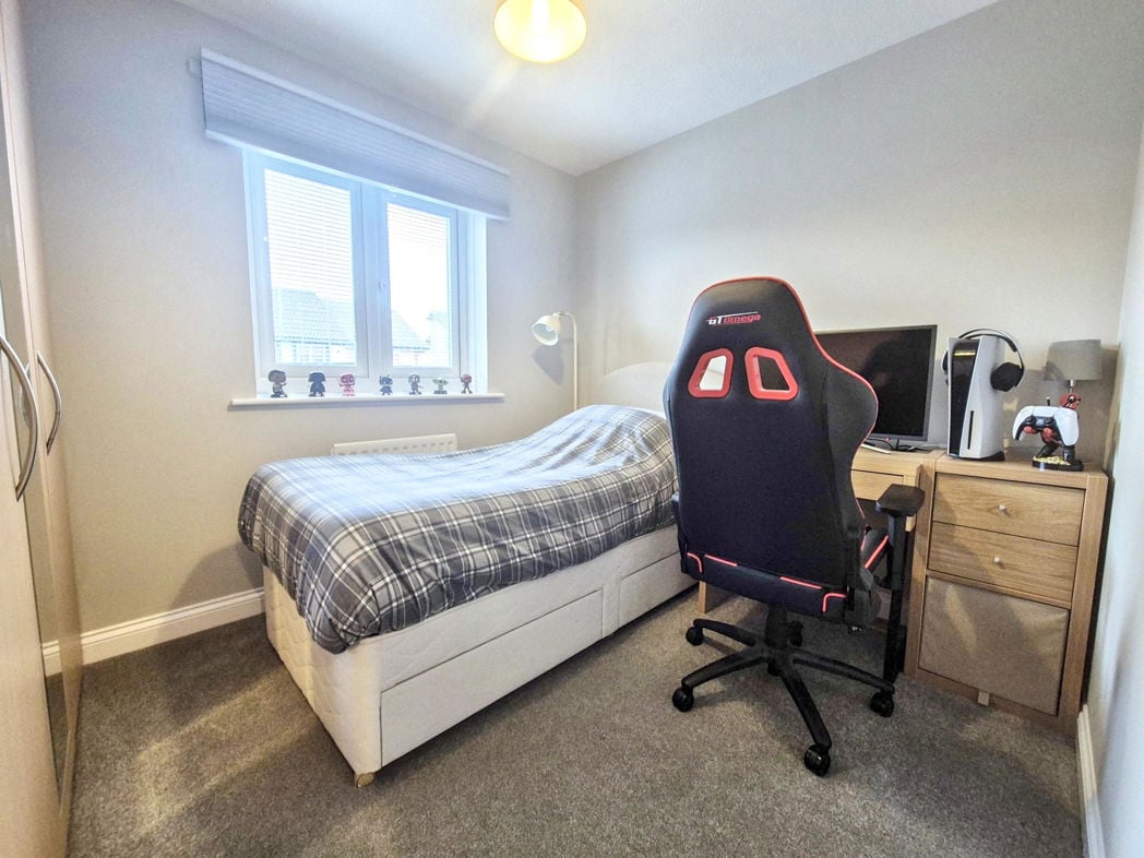 Property image 25 of 34