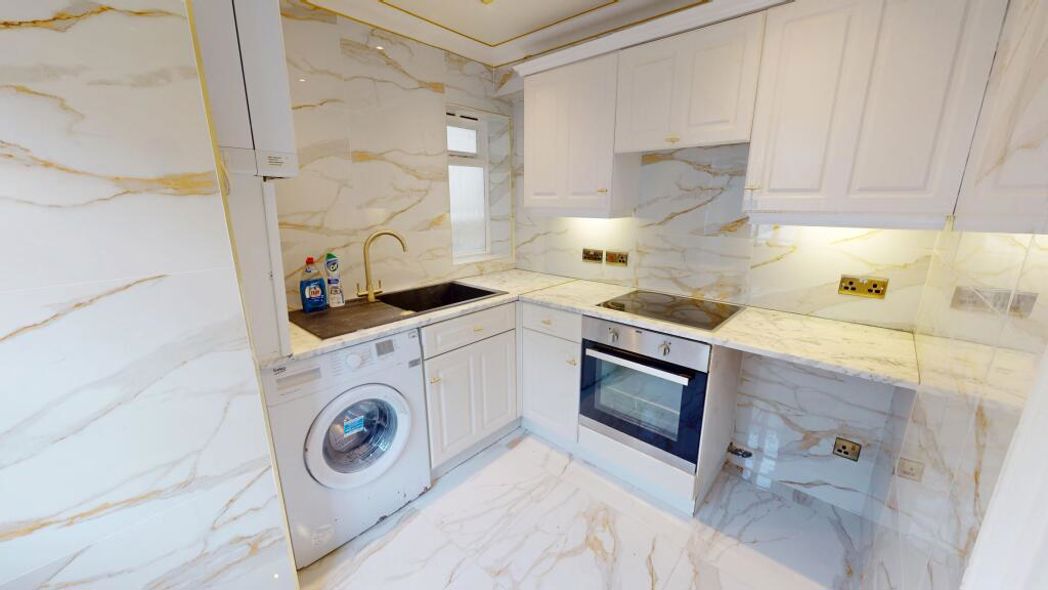 Property image 2 of 8