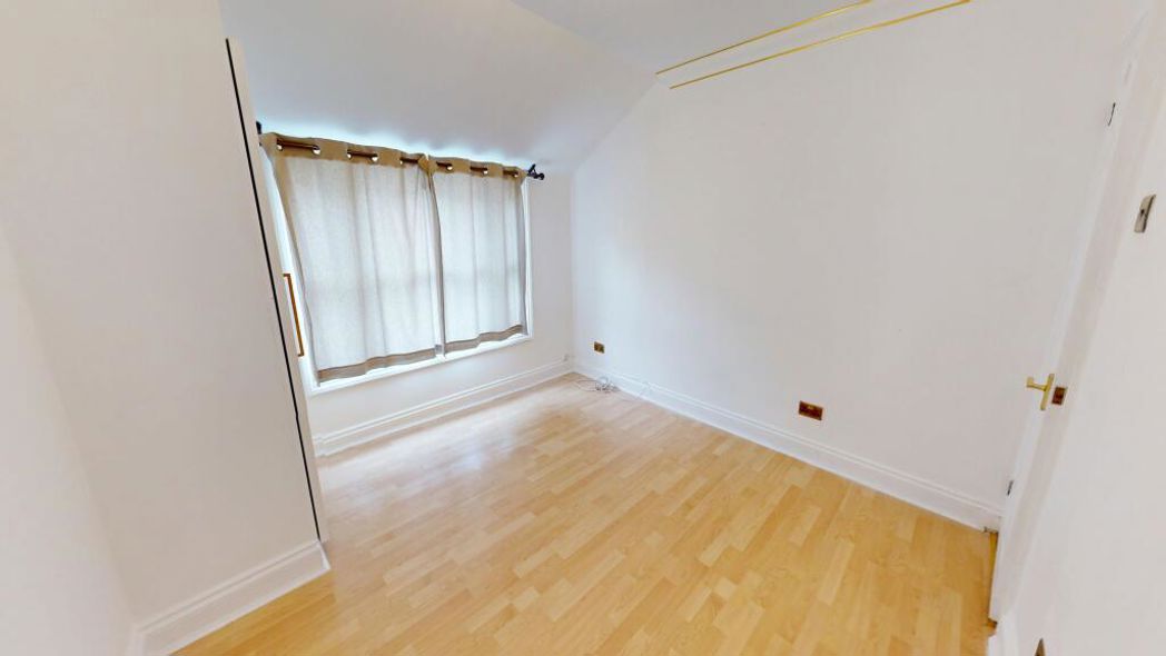 Property image 5 of 8