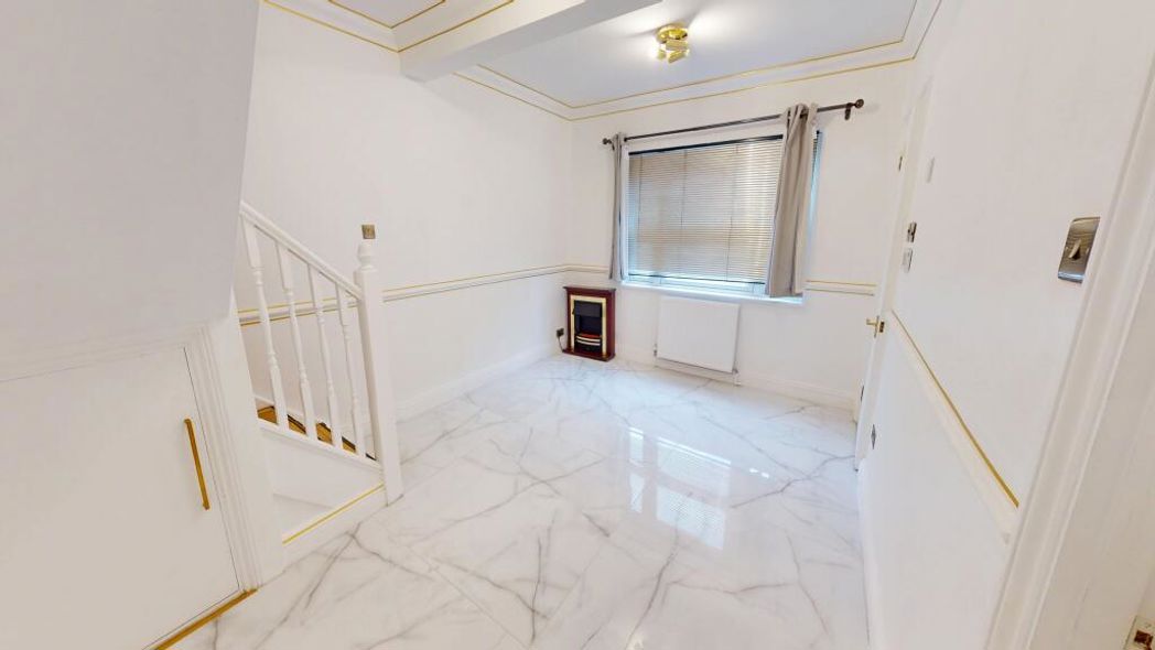 Property image 4 of 8