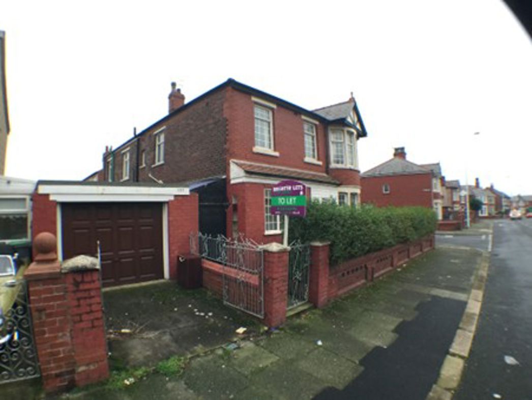 Property image 1 of 11