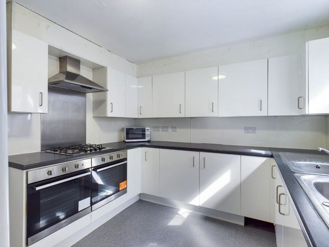 Property image 5 of 15