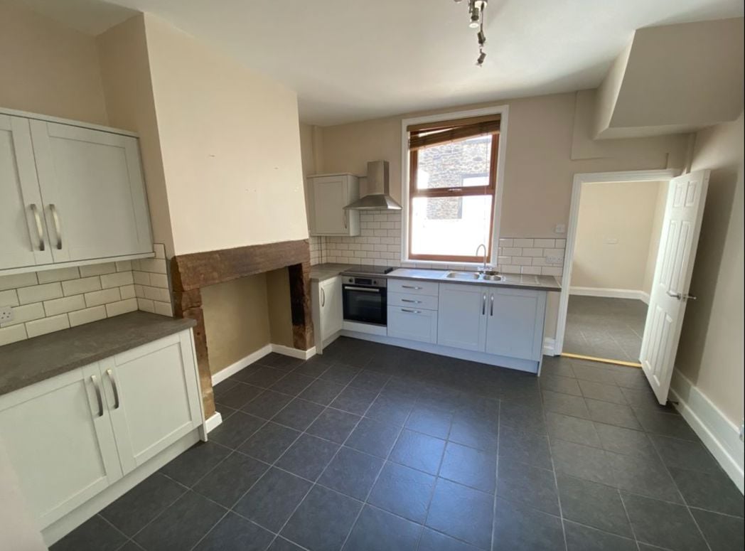 Property image 4 of 11