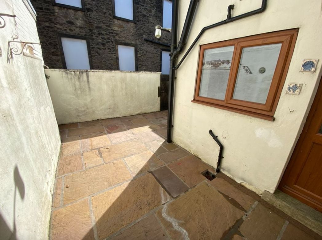 Property image 10 of 11