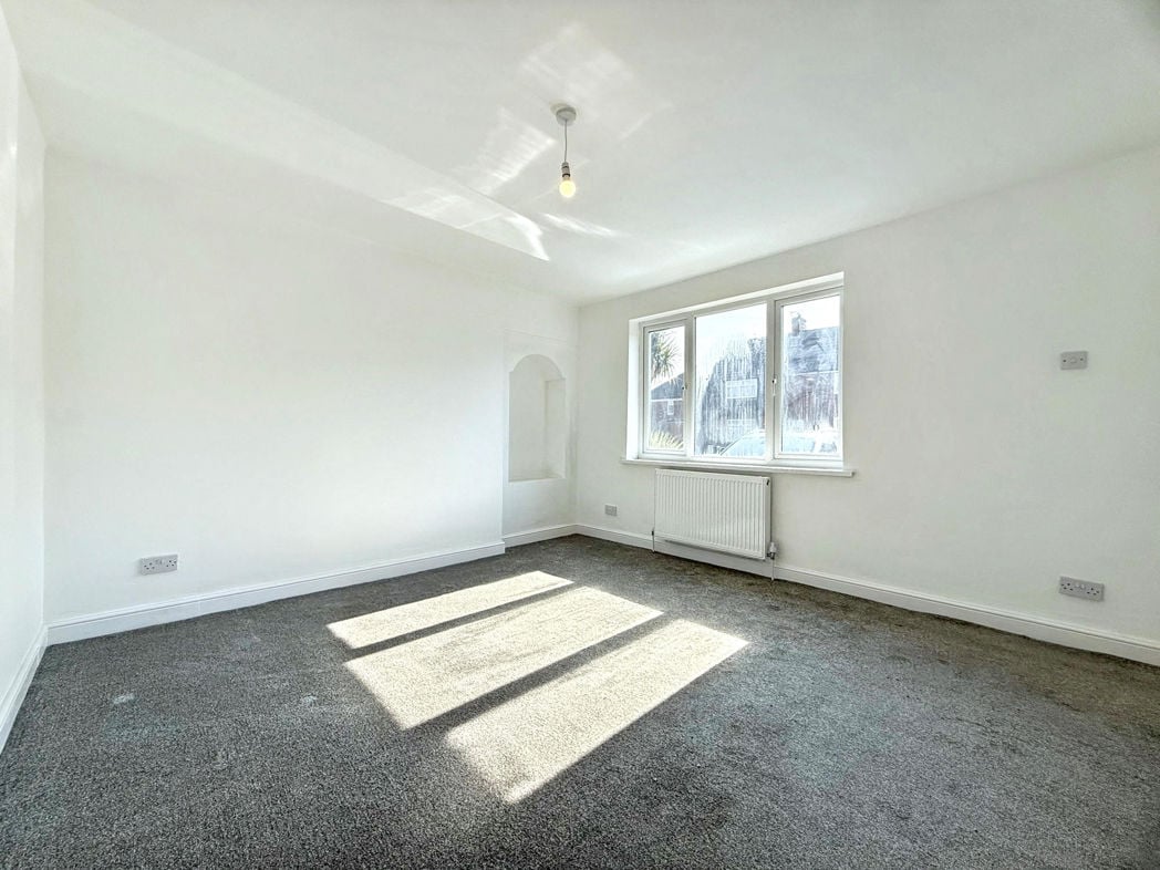 Property image 9 of 23