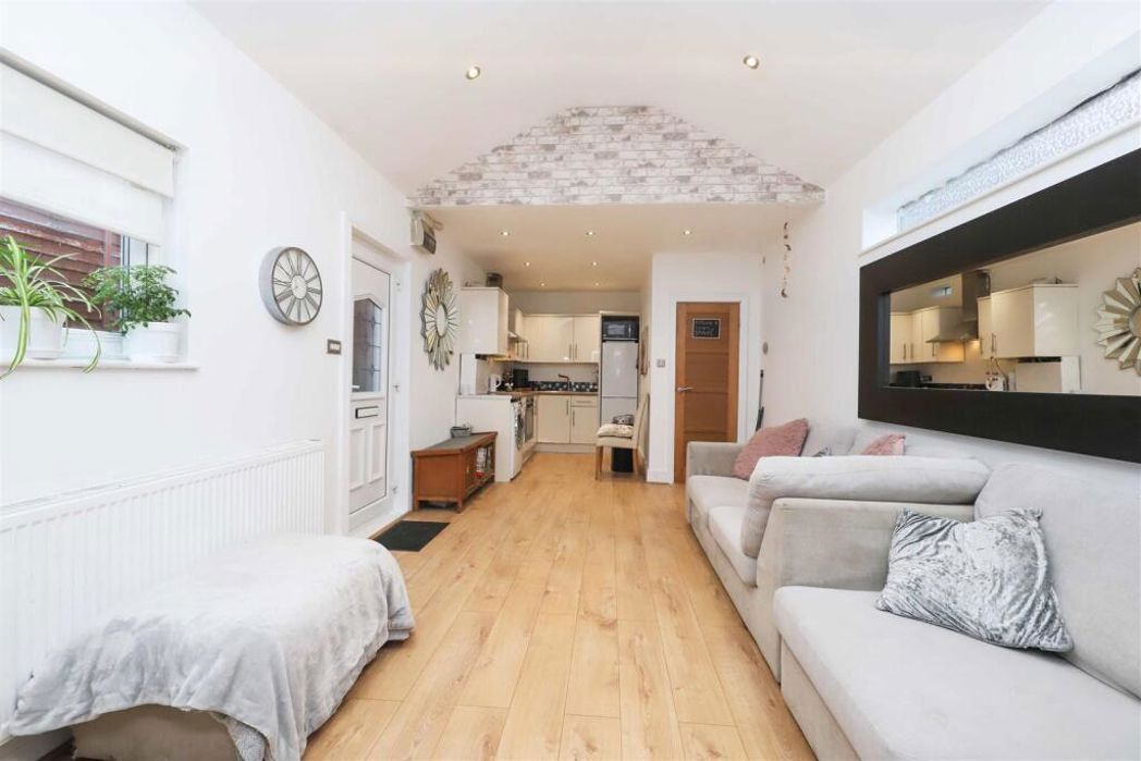 Property image 2 of 8