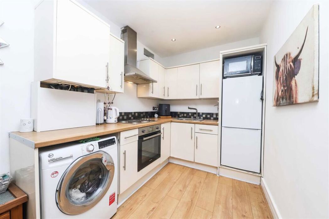 Property image 4 of 8