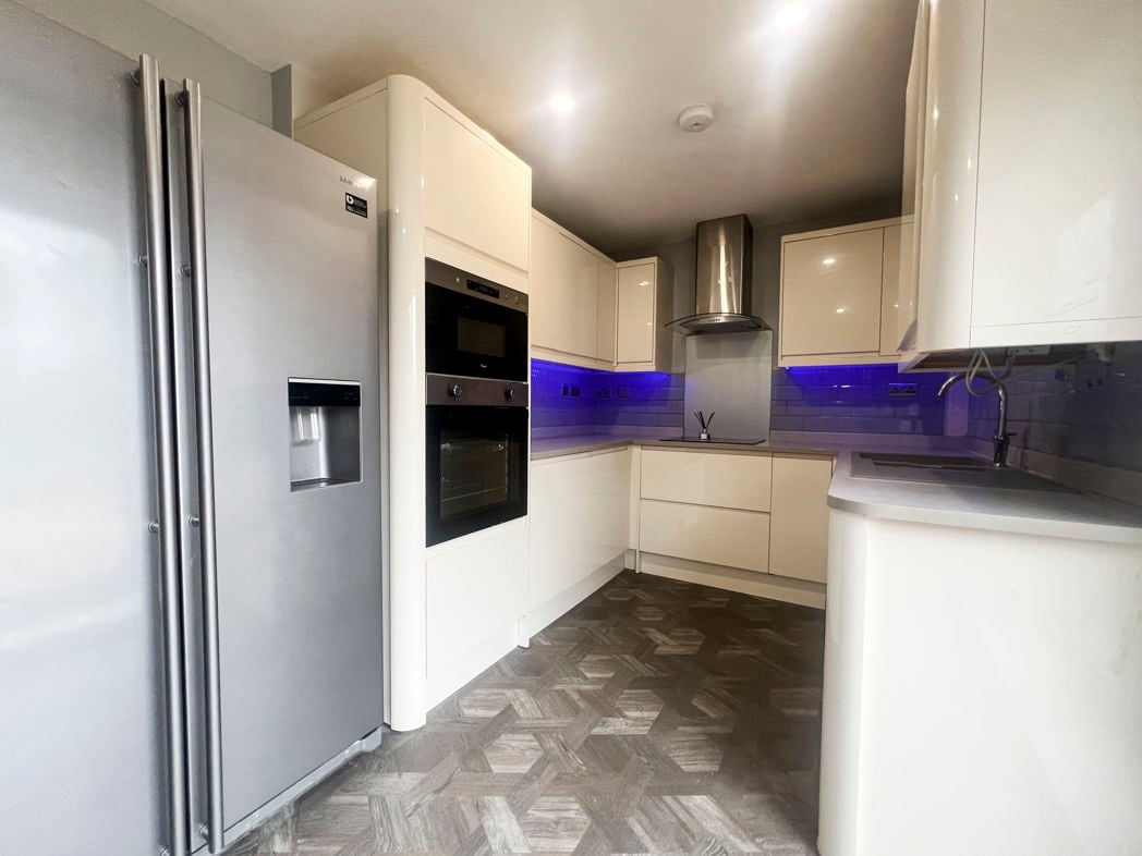Property image 11 of 24