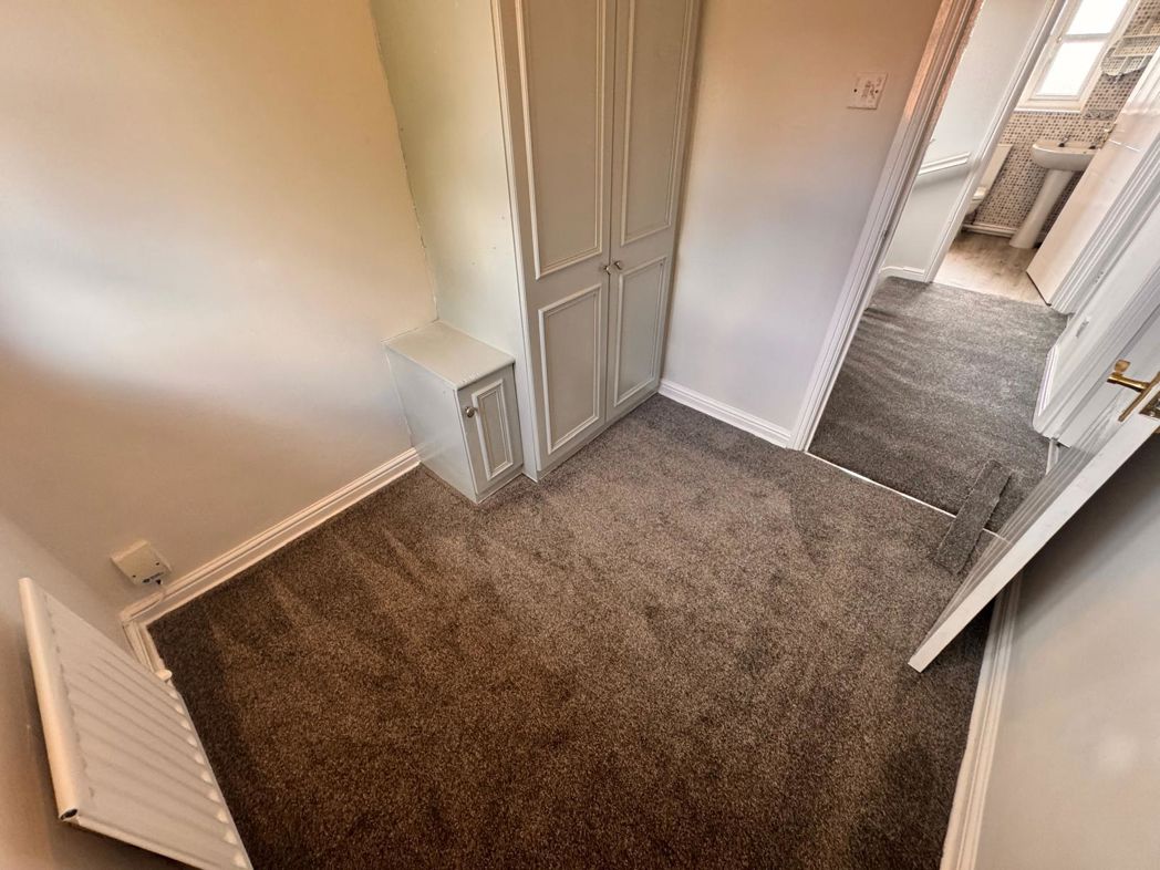 Property image 11 of 13