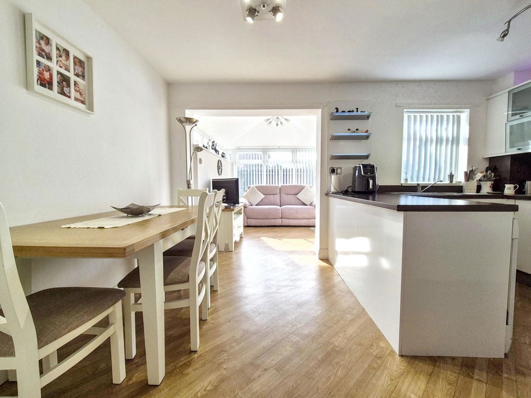 Property image 9 of 23