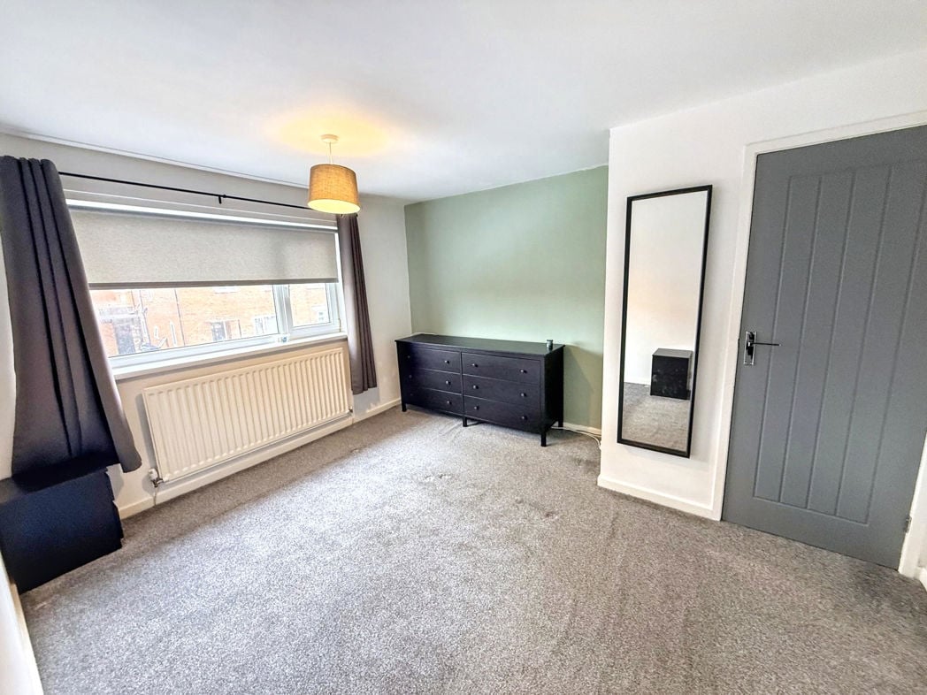 Property image 8 of 12
