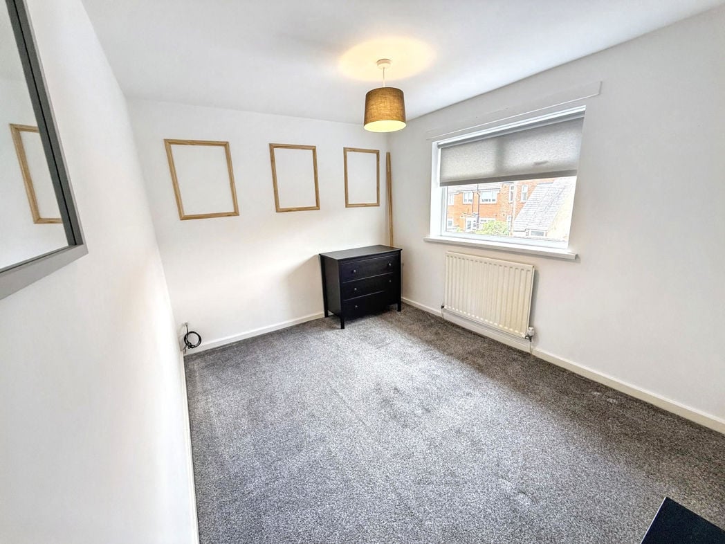 Property image 9 of 12