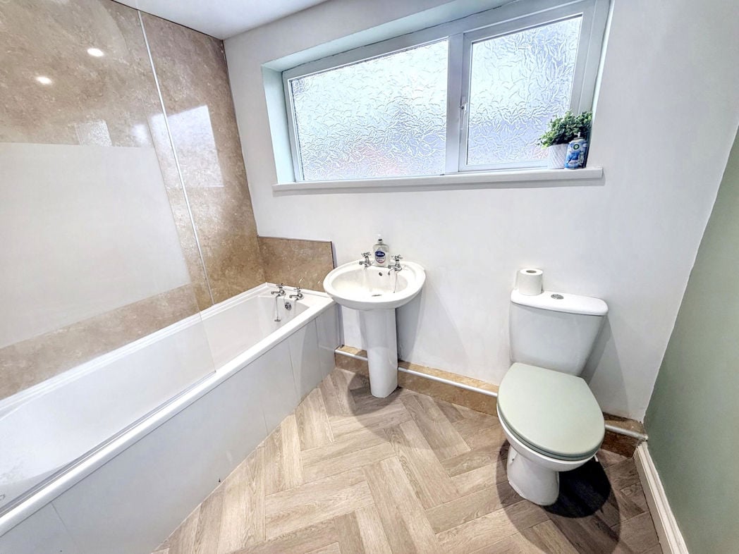 Property image 11 of 12
