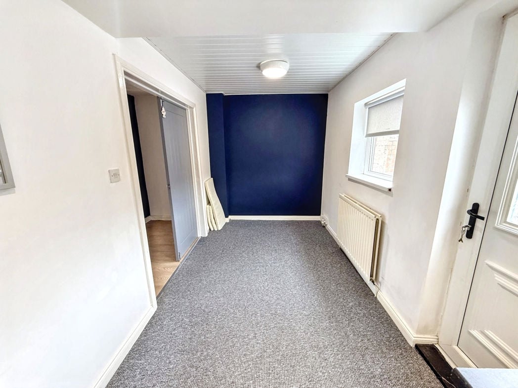 Property image 5 of 12