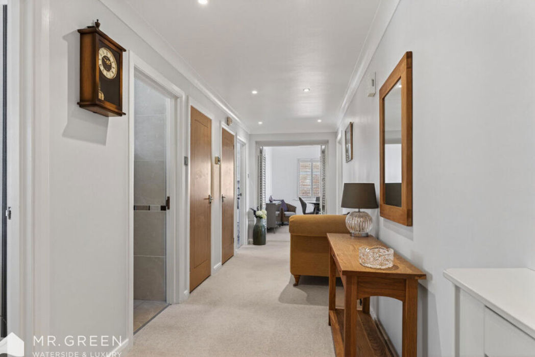 Property image 4 of 17