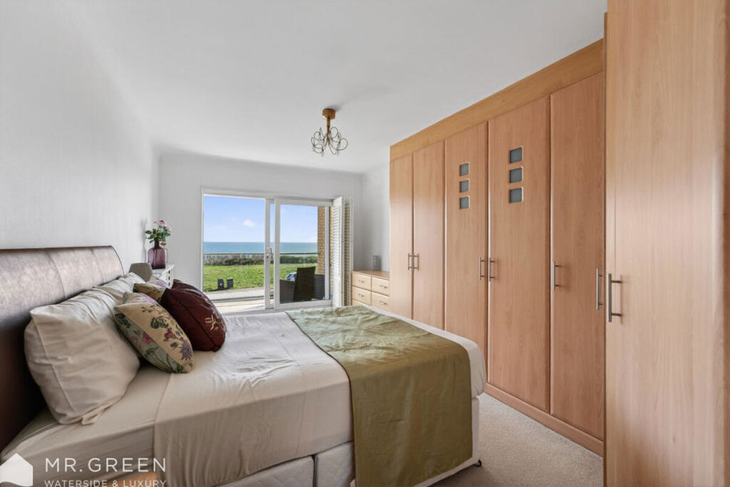 Property image 11 of 17