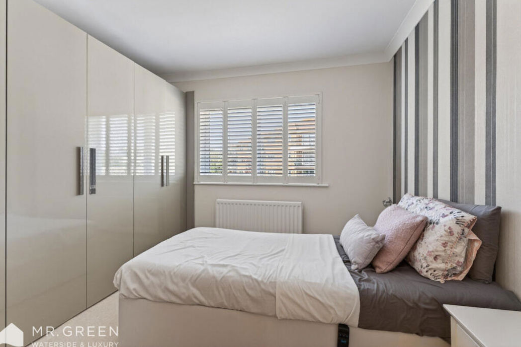 Property image 15 of 17