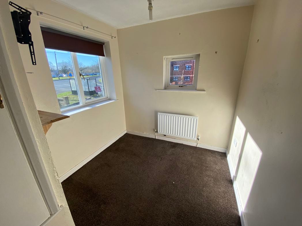 Property image 8 of 9