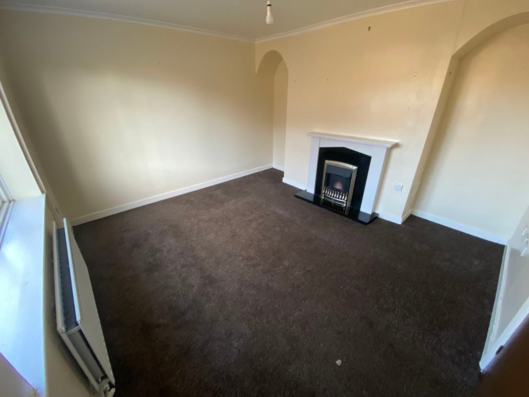 Property image 2 of 9