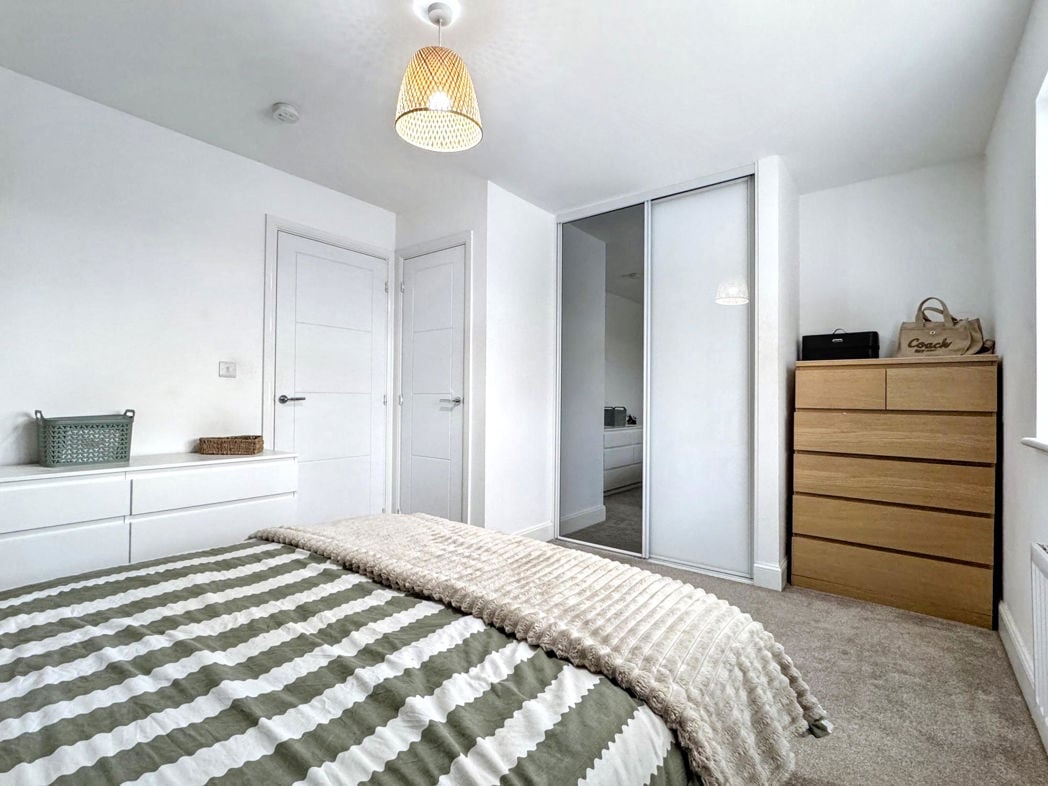 Property image 13 of 19